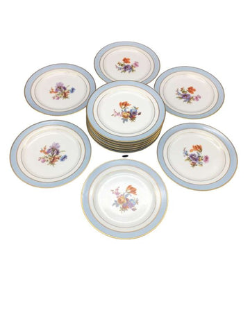 Porcelain cake service