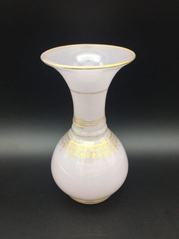 Opaline vase – “pigeon’s throat”