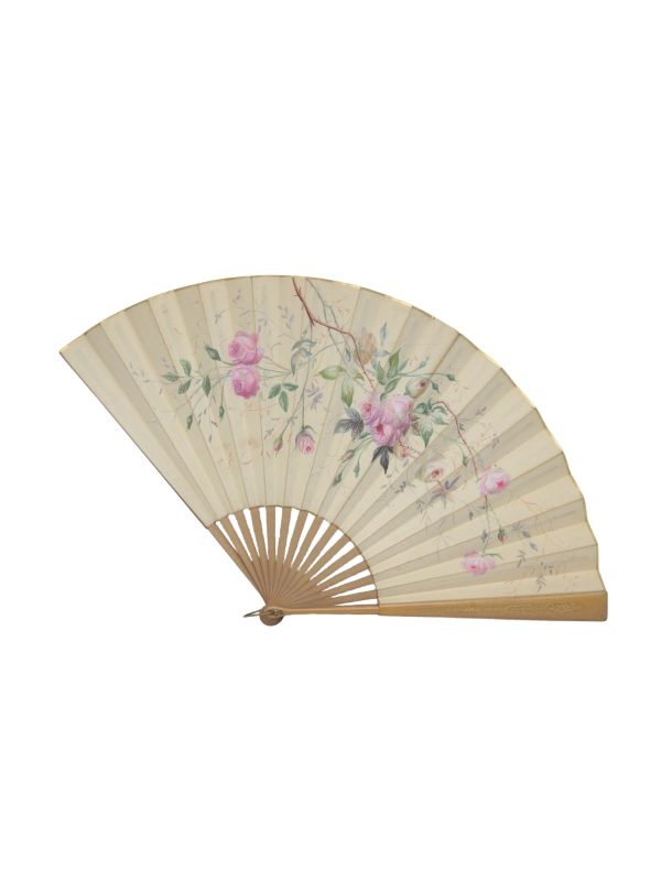 Important hand painted fan of roses on paper and wood mount