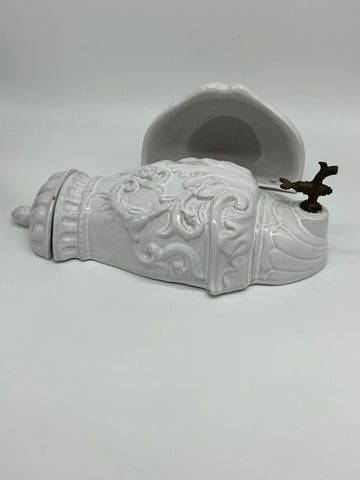 A porcelain fountain